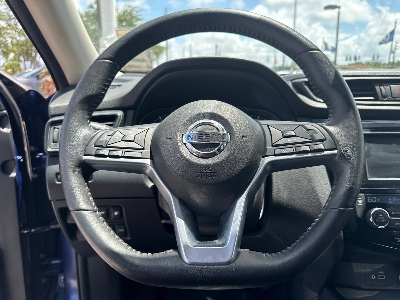 Used 2019 Nissan Rogue SV AWD/4WD image 25