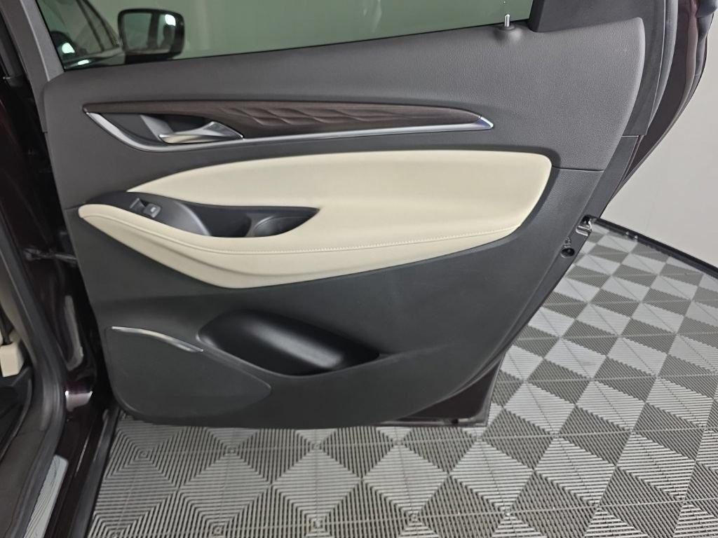 Used 2022 Buick Enclave Avenir w/ Avenir Technology Package AWD/4WD image 37