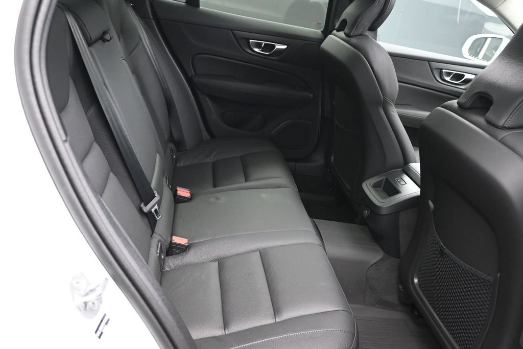 New 2026 Volvo V60 B5 Cross Country Plus w/ Protection Package Premier AWD/4WD image 17