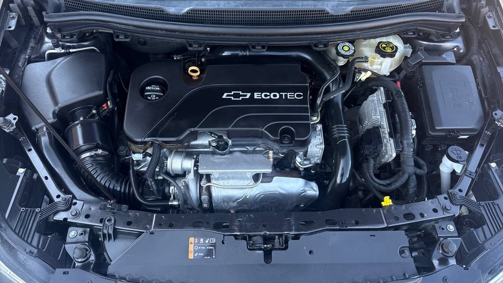 Used 2017 Chevrolet Cruze Premier FWD image 14
