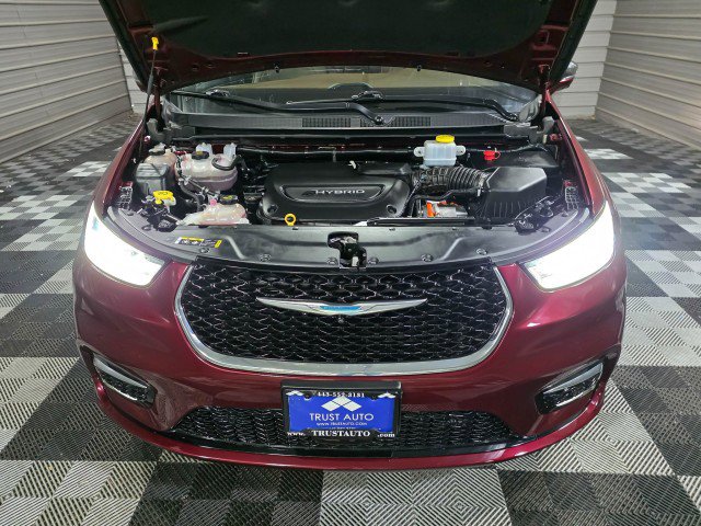 Used 2021 Chrysler Pacifica Limited w/ Uconnect Theater Family Group FWD image 44