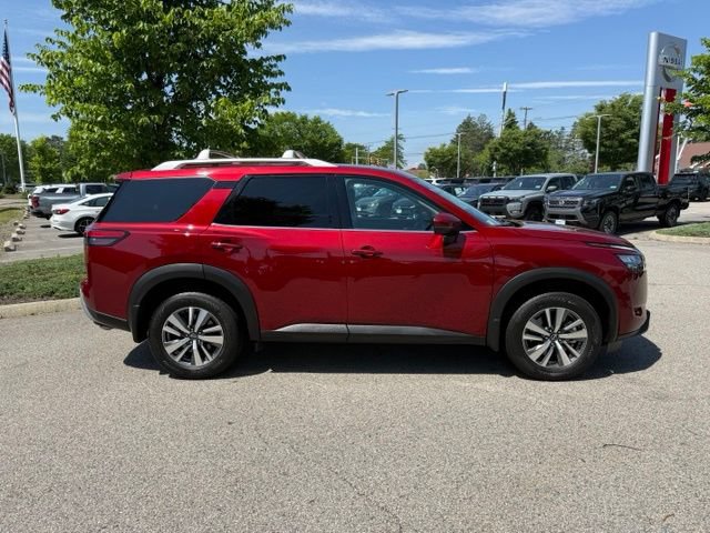 Certified 2025 Nissan Pathfinder SL AWD/4WD image 5
