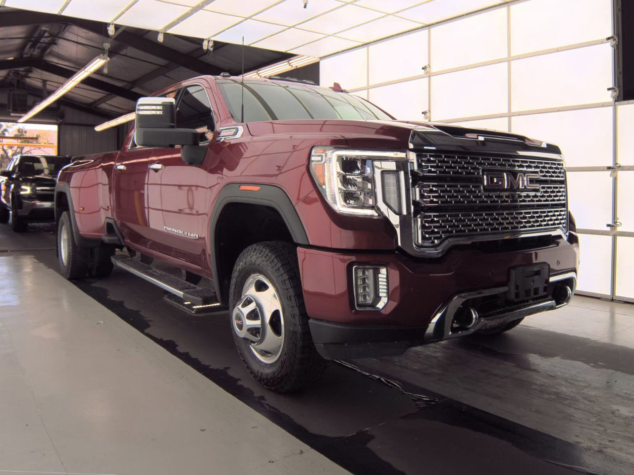 Used 2021 GMC Sierra 3500 Denali w/ Denali Ultimate Package image 3