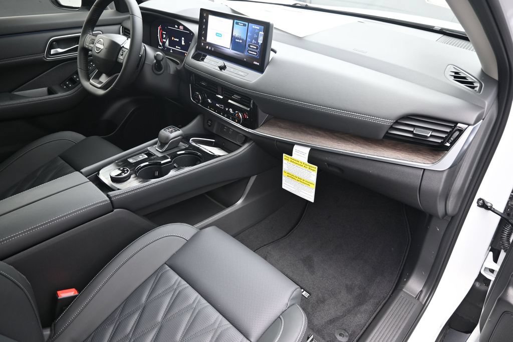 New 2026 Nissan Rogue Platinum w/ Tech Package AWD/4WD image 39