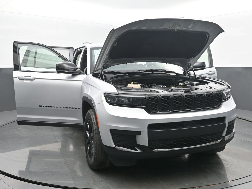 Used 2024 Jeep Grand Cherokee L Laredo AWD/4WD image 56
