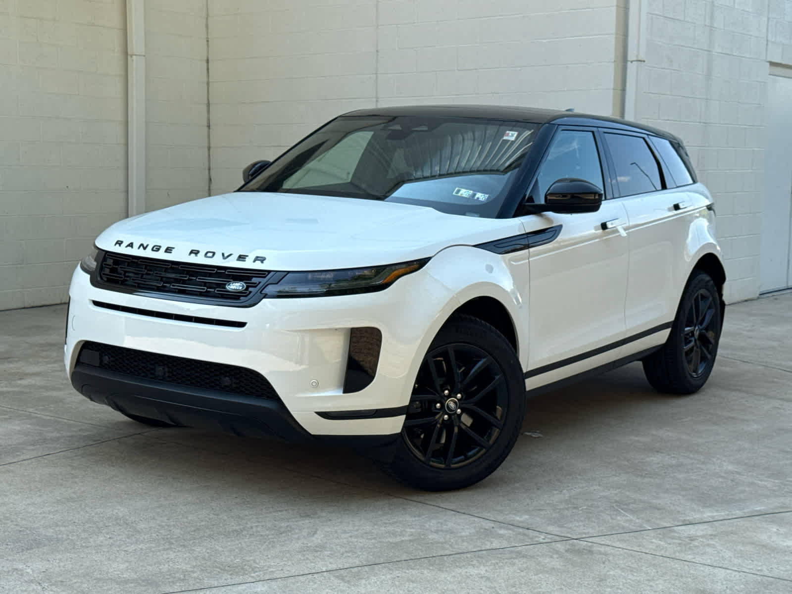 New 2026 Land Rover Range Rover Evoque S image 1