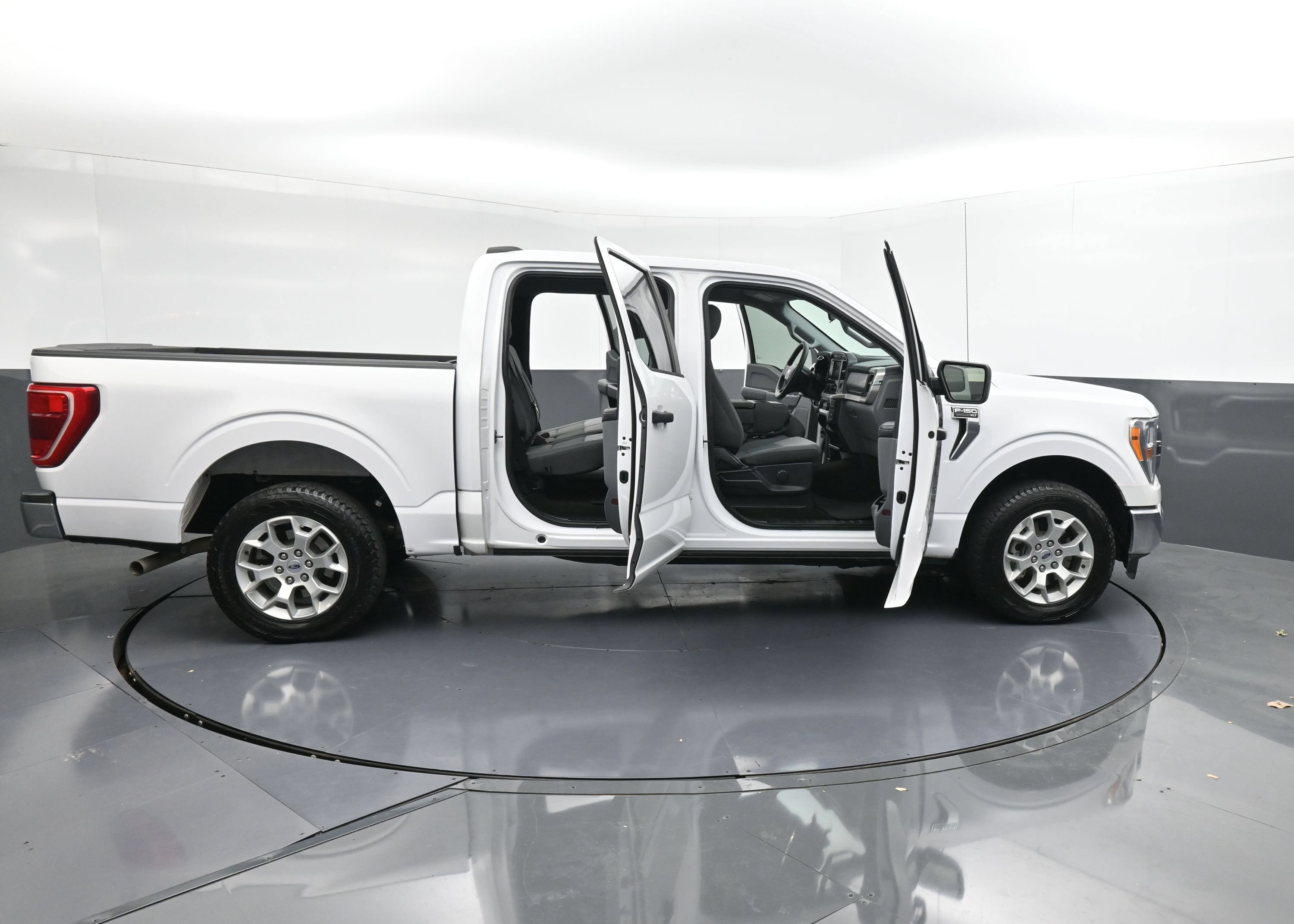 Used 2021 Ford F150 XLT RWD image 40
