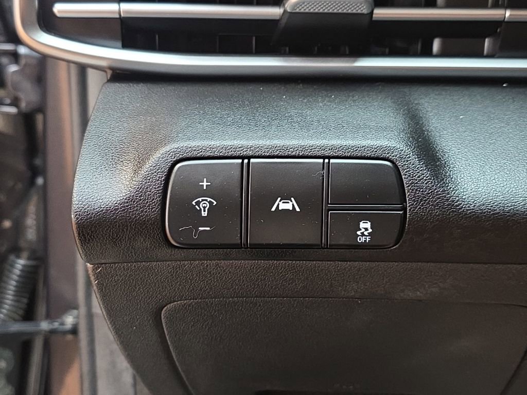 Used 2022 Hyundai Elantra SEL image 23