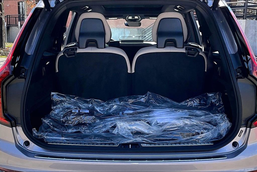New 2026 Volvo XC90 T8 Core w/ Protection Package Premier image 45