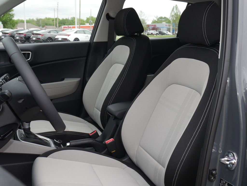 New 2026 Hyundai Venue SEL FWD image 31