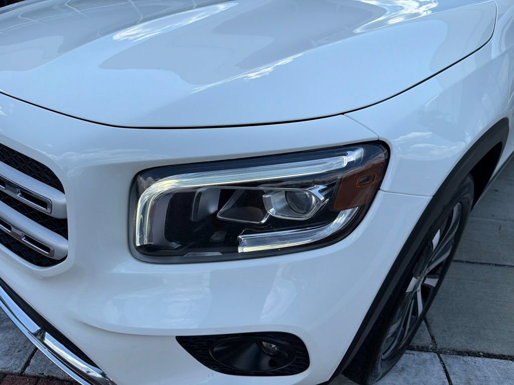 Used 2022 Mercedes-Benz GLB 250 4MATIC image 11