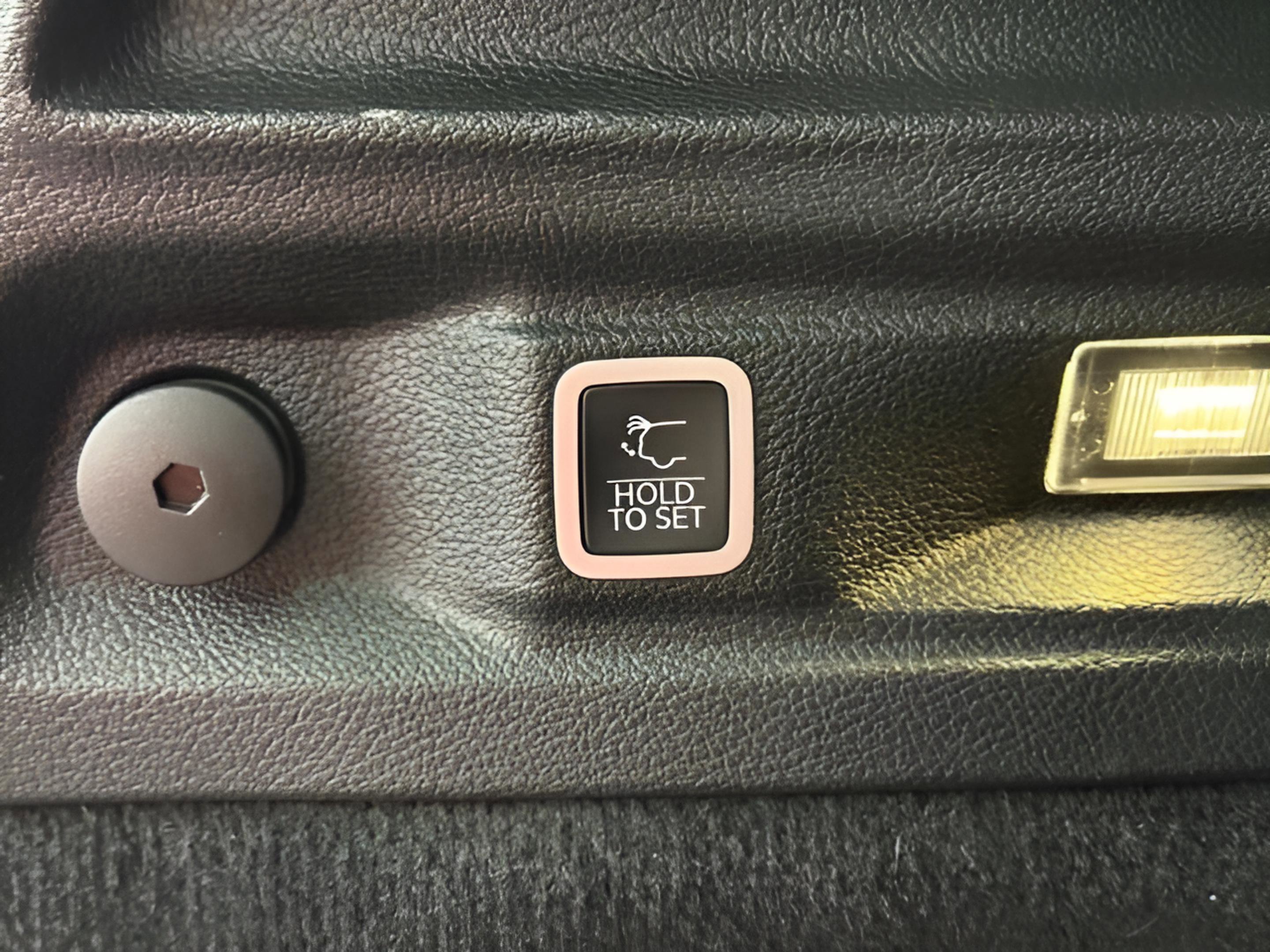 Used 2022 Jeep Grand Cherokee L Overland image 11