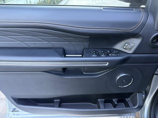 Used 2023 Ford Expedition Max Platinum AWD/4WD image 8