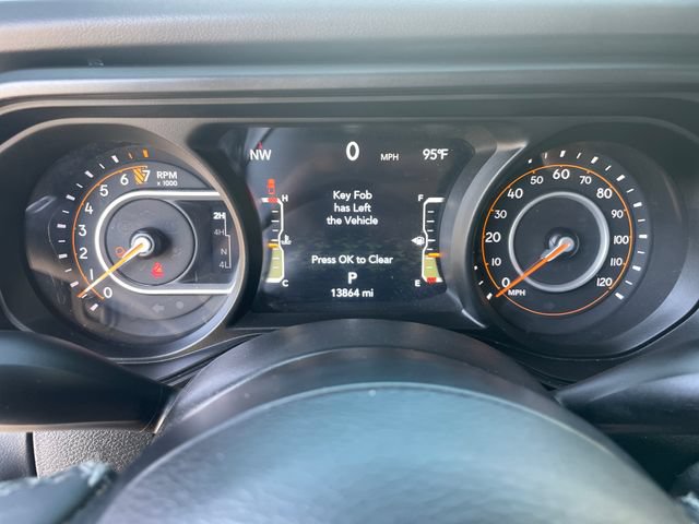 Used 2025 Jeep Gladiator Mojave w/ Convenience Group AWD/4WD image 17
