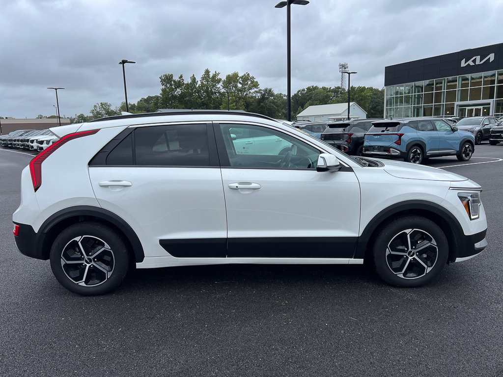 Certified 2024 Kia Niro EX w/ EX Cold Weather Package FWD image 10