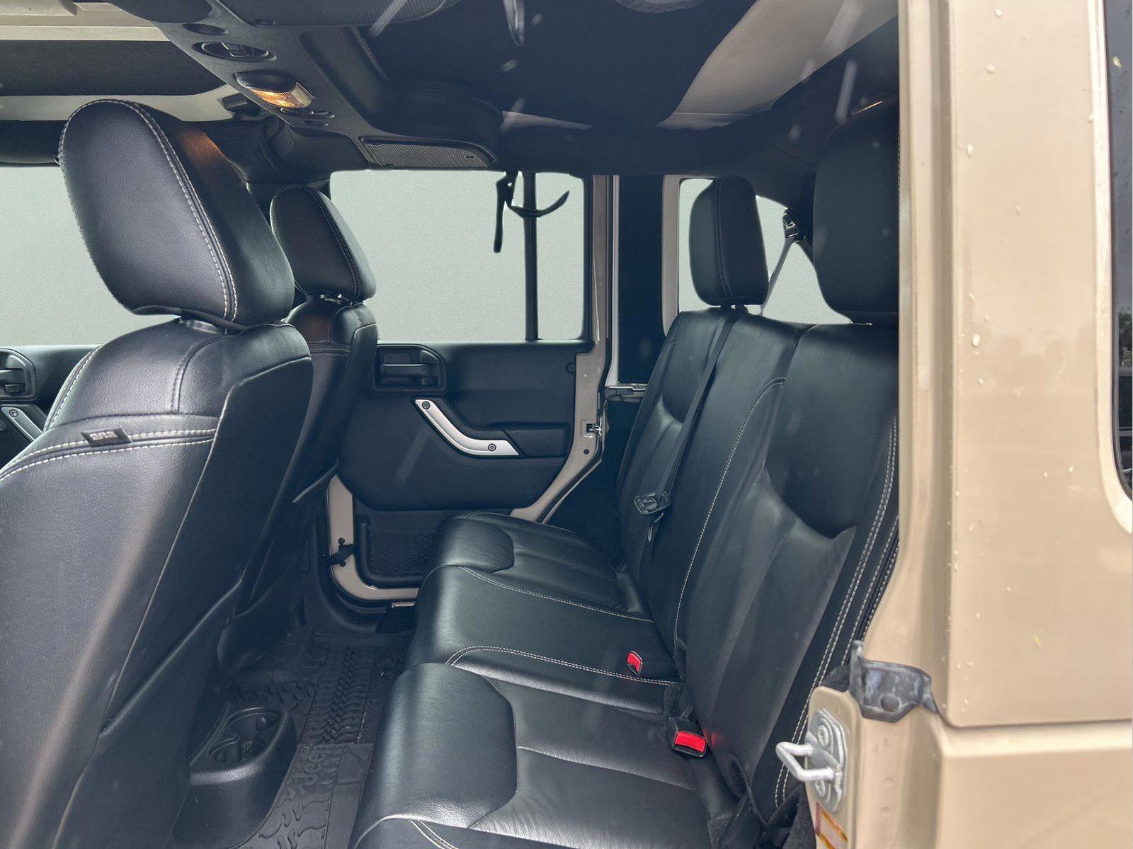 Certified 2016 Jeep Wrangler Unlimited Rubicon w/ Dual Top Group image 11