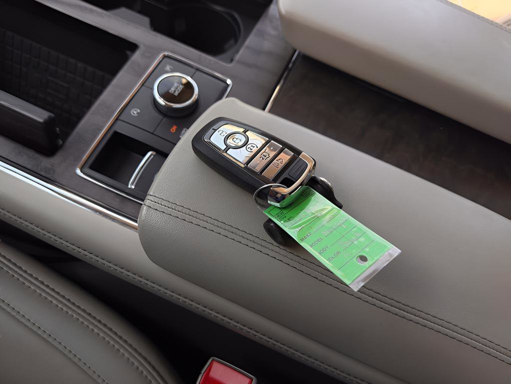 Used 2024 Lincoln Navigator L Reserve AWD/4WD image 38