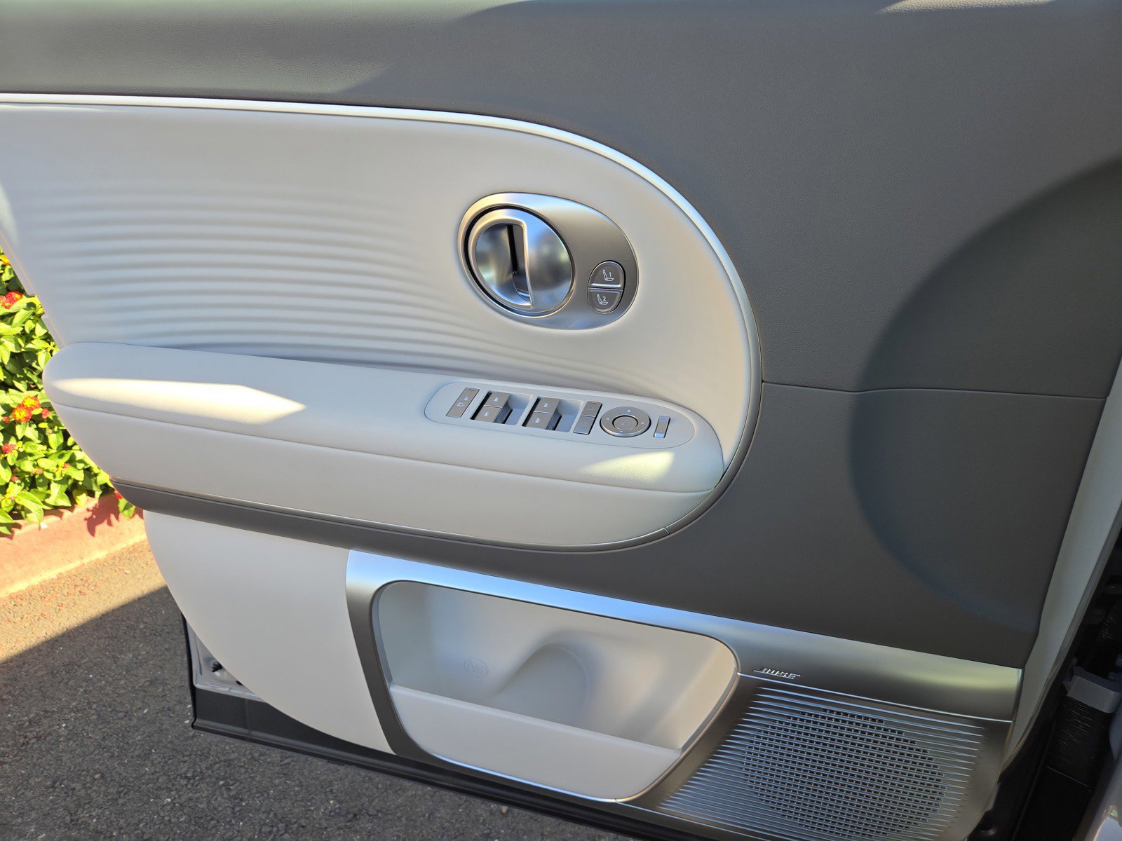 New 2026 Hyundai Ioniq 9 Limited image 17