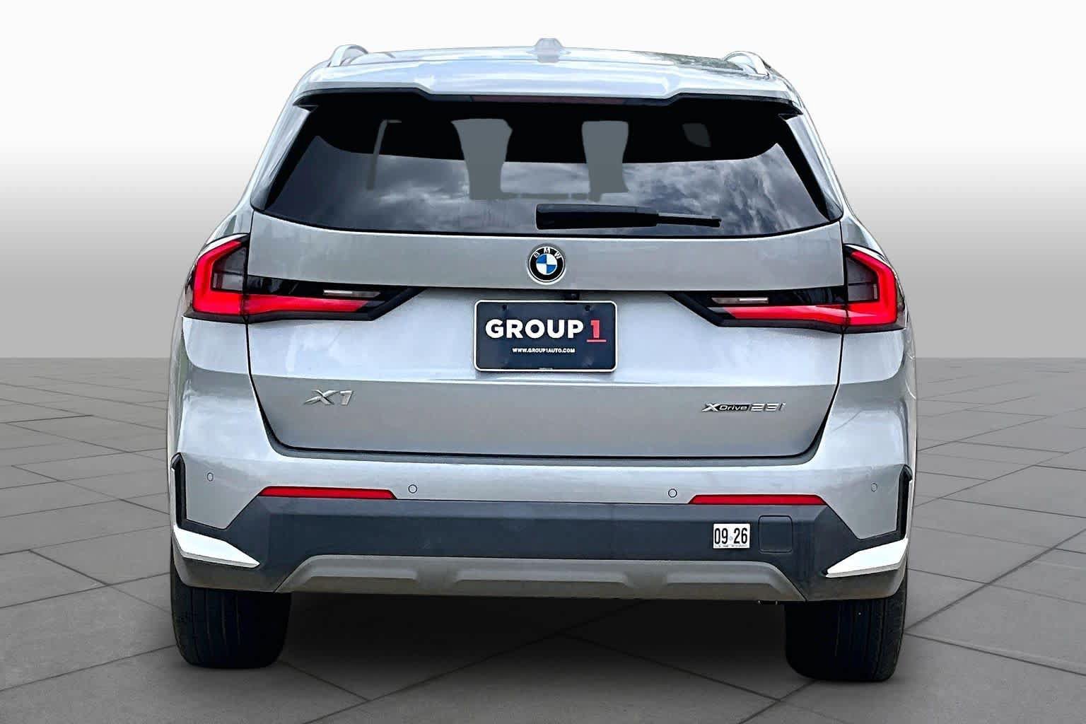 Used 2023 BMW X1 xDrive28i AWD/4WD image 5