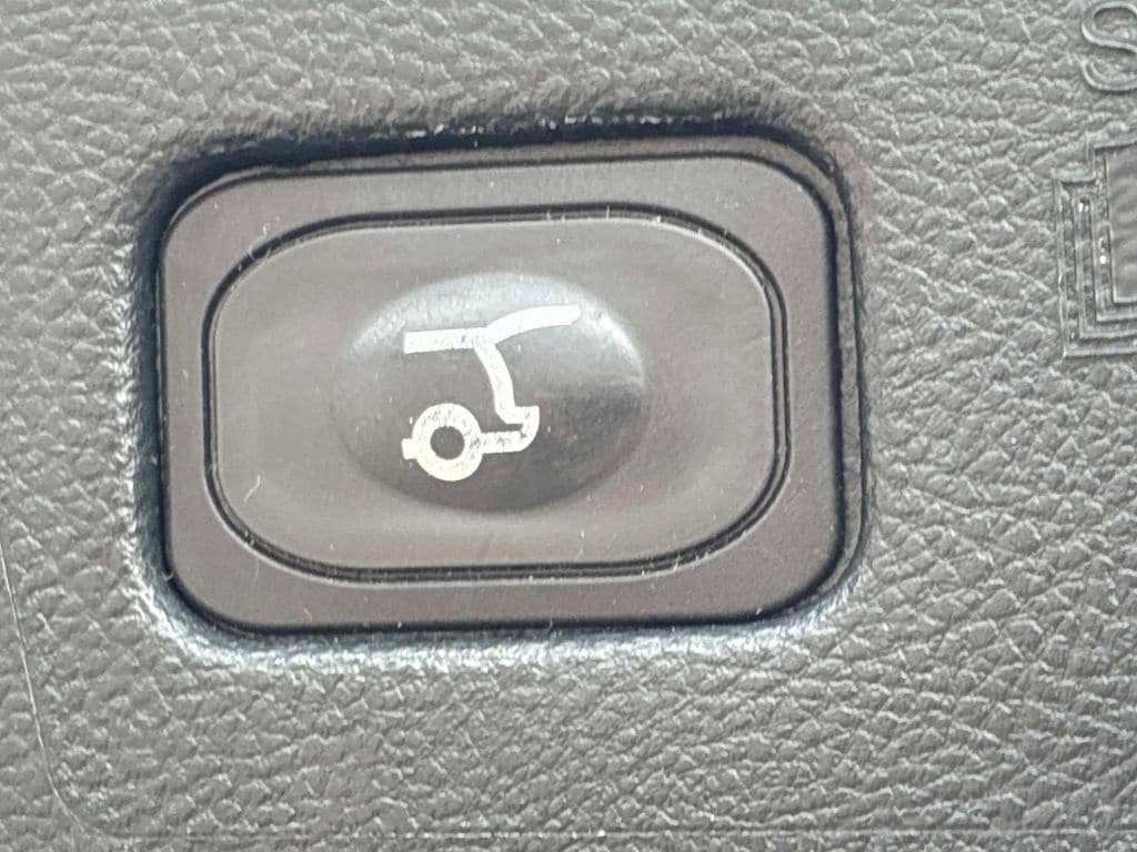 Used 2019 Ford Edge Titanium w/ Equipment Group 301A AWD/4WD image 15