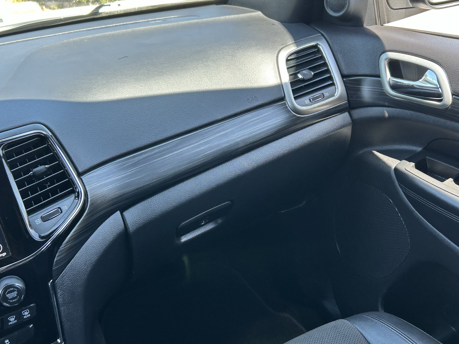 Used 2020 Jeep Grand Cherokee Altitude RWD image 19