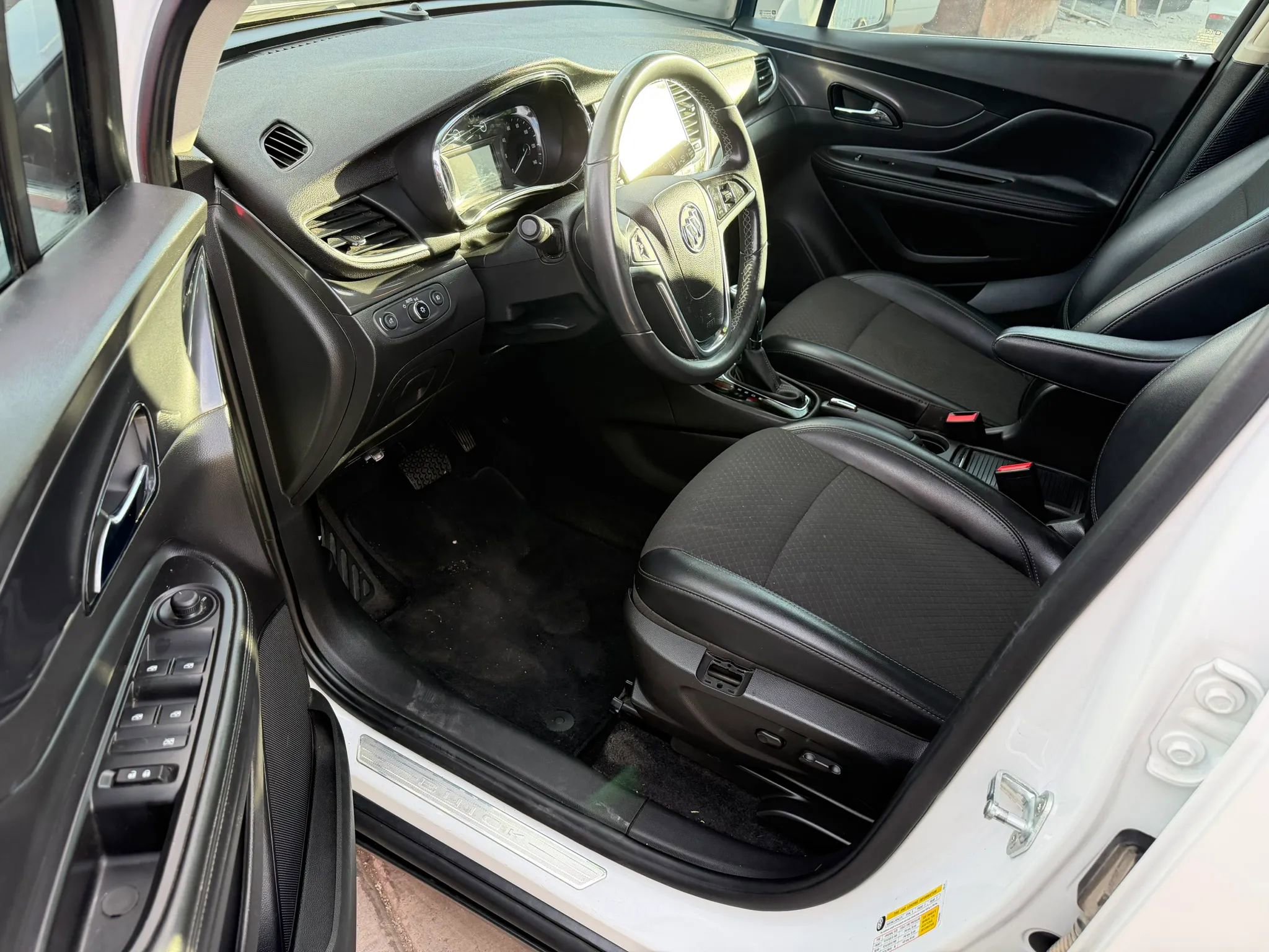 Used 2019 Buick Encore Sport Touring FWD image 9