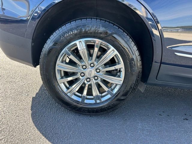 Used 2017 Cadillac XT5 Luxury w/ Driver Awareness Package FWD image 7