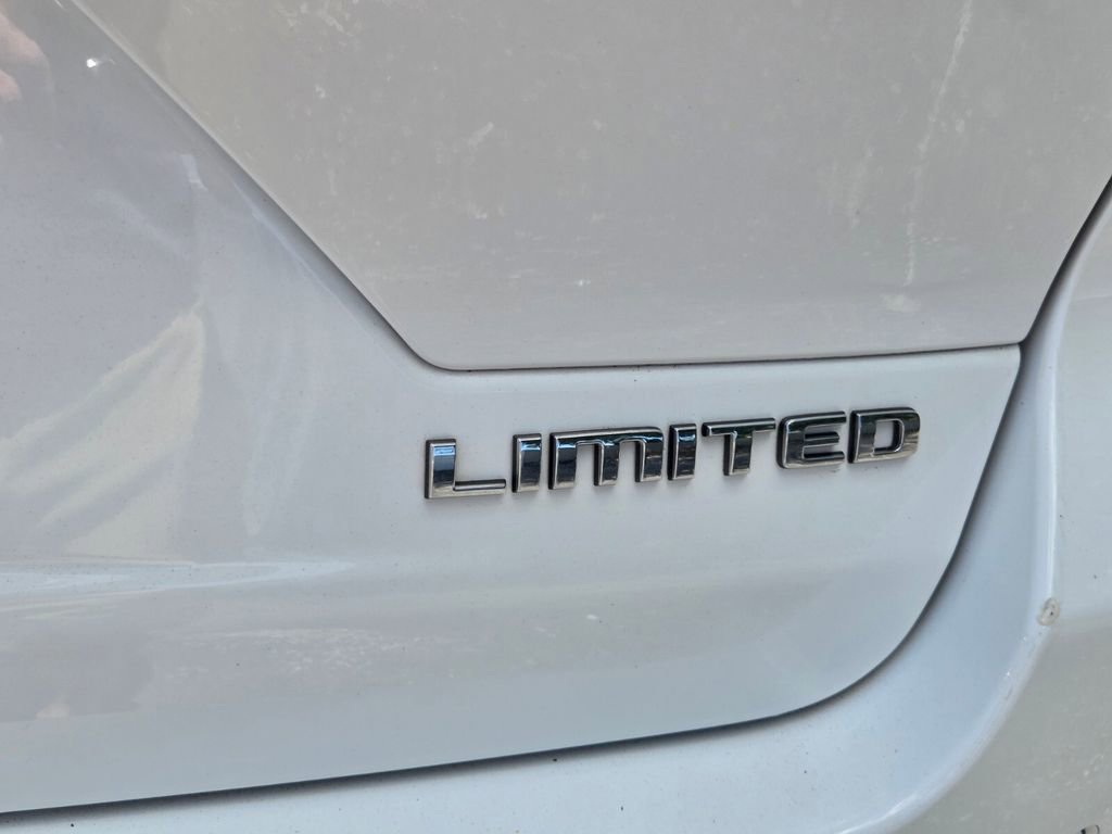 Used 2022 Jeep Grand Cherokee Limited AWD/4WD image 12