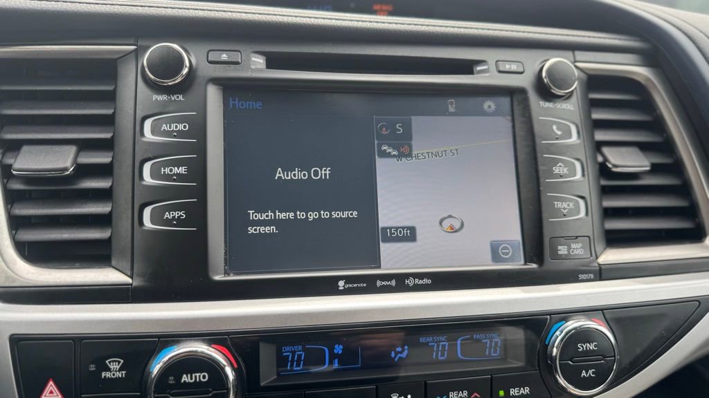 Used 2017 Toyota Highlander XLE AWD/4WD image 11