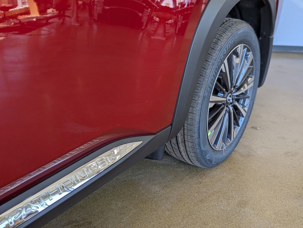 New 2026 Nissan Pathfinder Platinum image 29