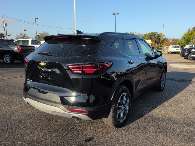 Used 2024 Chevrolet Blazer LT w/ Convenience Package FWD image 6