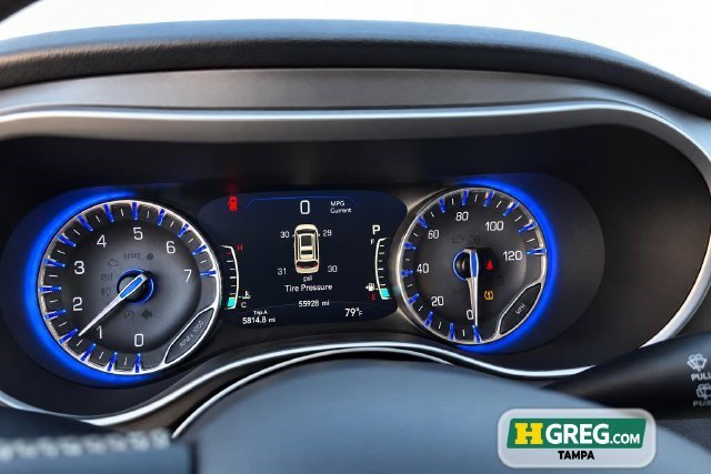 Used 2021 Chrysler Pacifica Touring-L FWD image 15