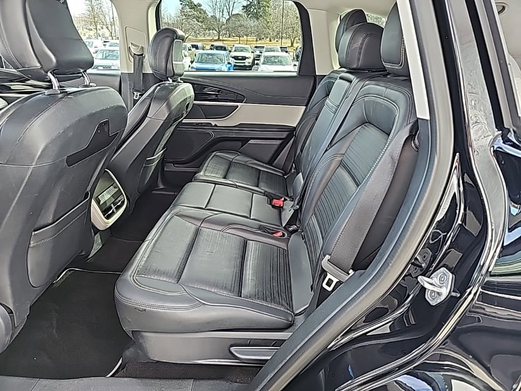 Used 2024 Lincoln Nautilus Reserve image 11