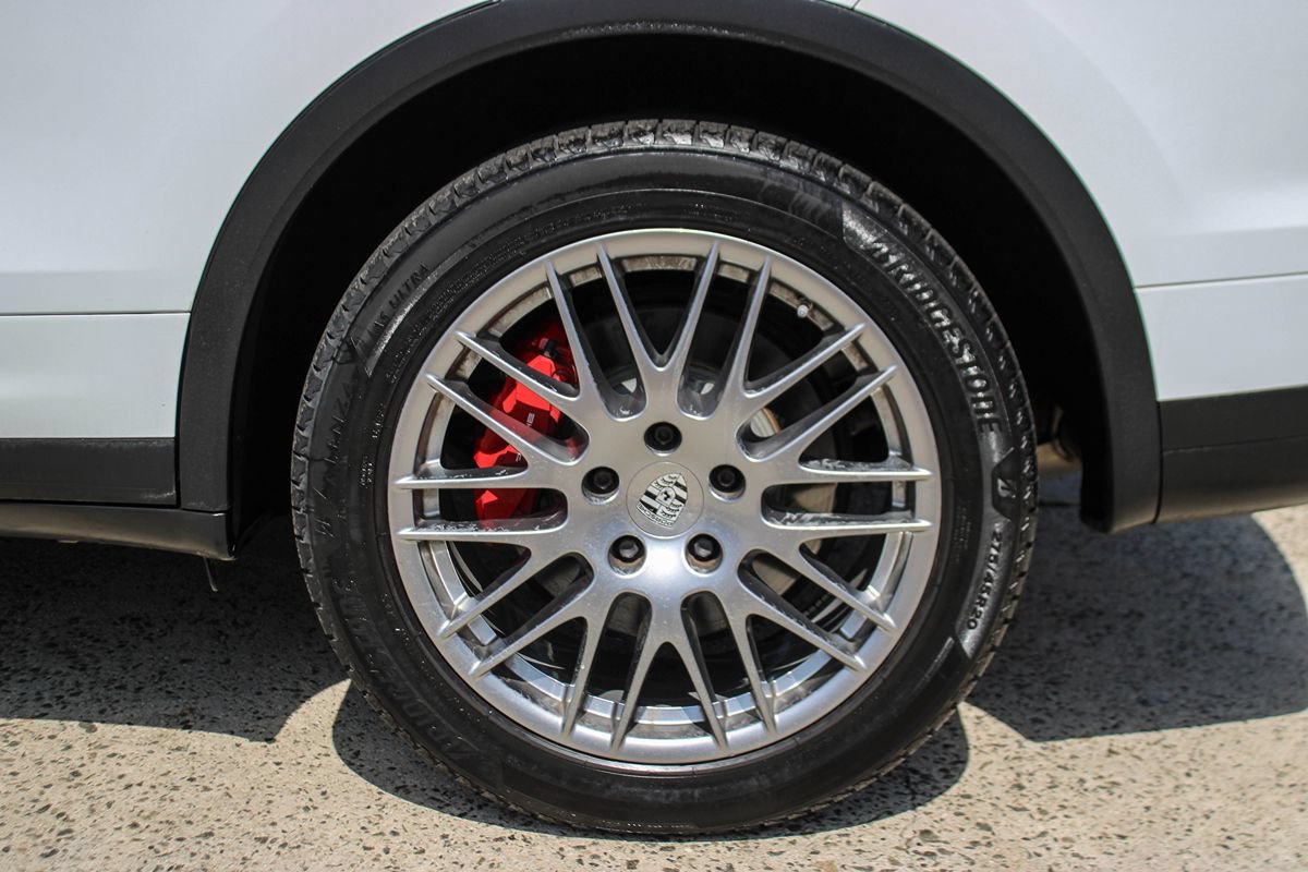 Used 2015 Porsche Cayenne Turbo AWD/4WD image 45