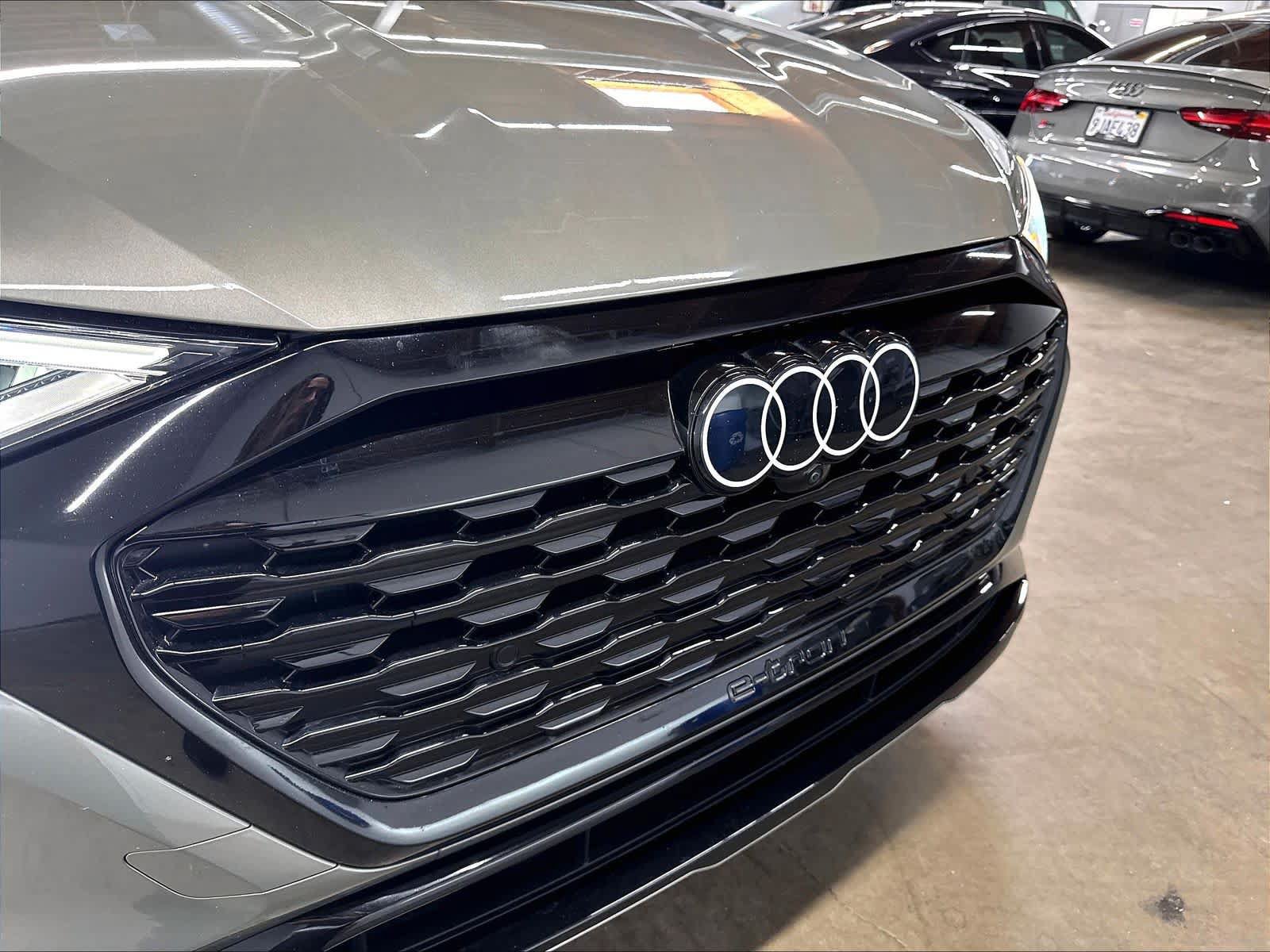 Used 2024 Audi Q8 e-tron Premium Plus AWD/4WD image 32