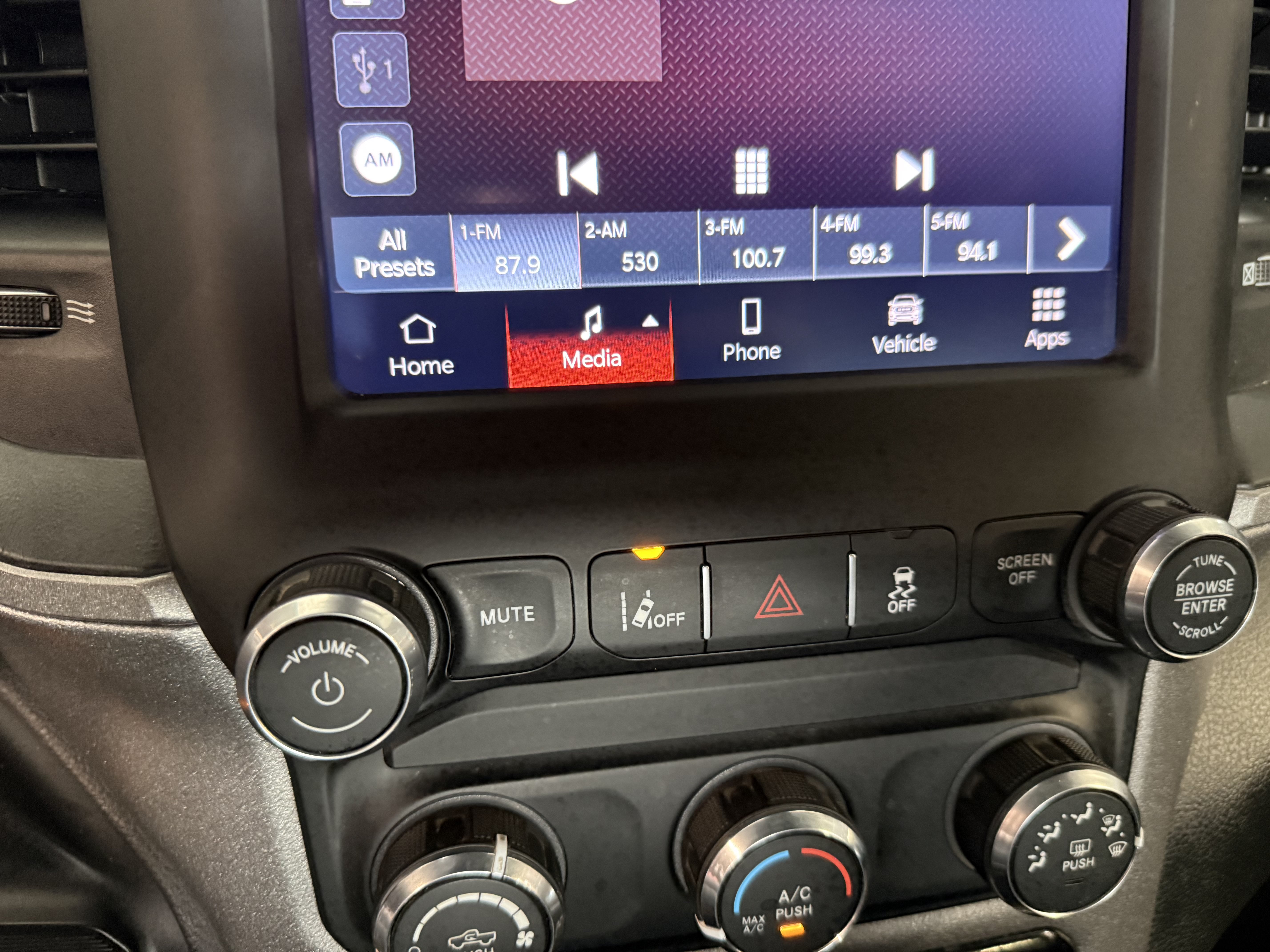 Used 2023 RAM 5500 Tradesman w/ Safety Group AWD/4WD image 53
