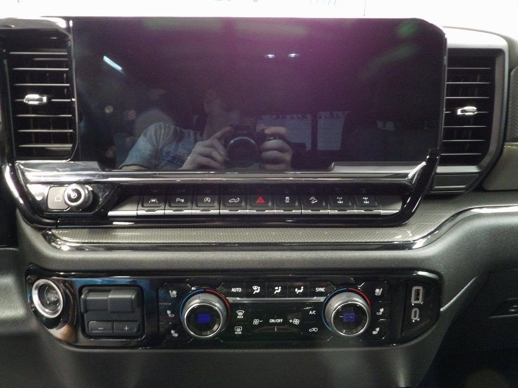 Used 2024 Chevrolet Silverado 1500 ZR2 w/ Technology Package image 11