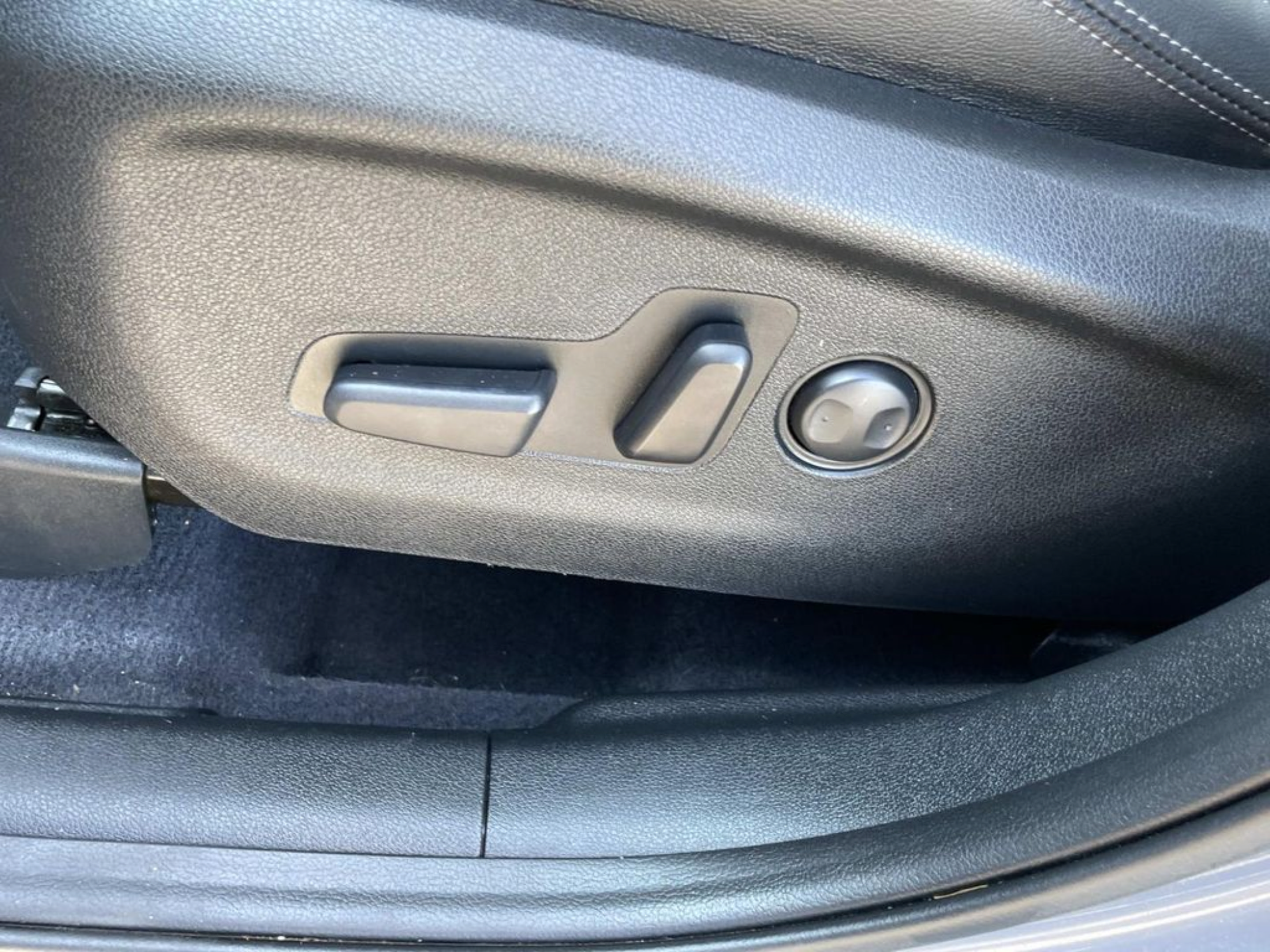 Used 2020 Kia Sorento EX FWD image 22