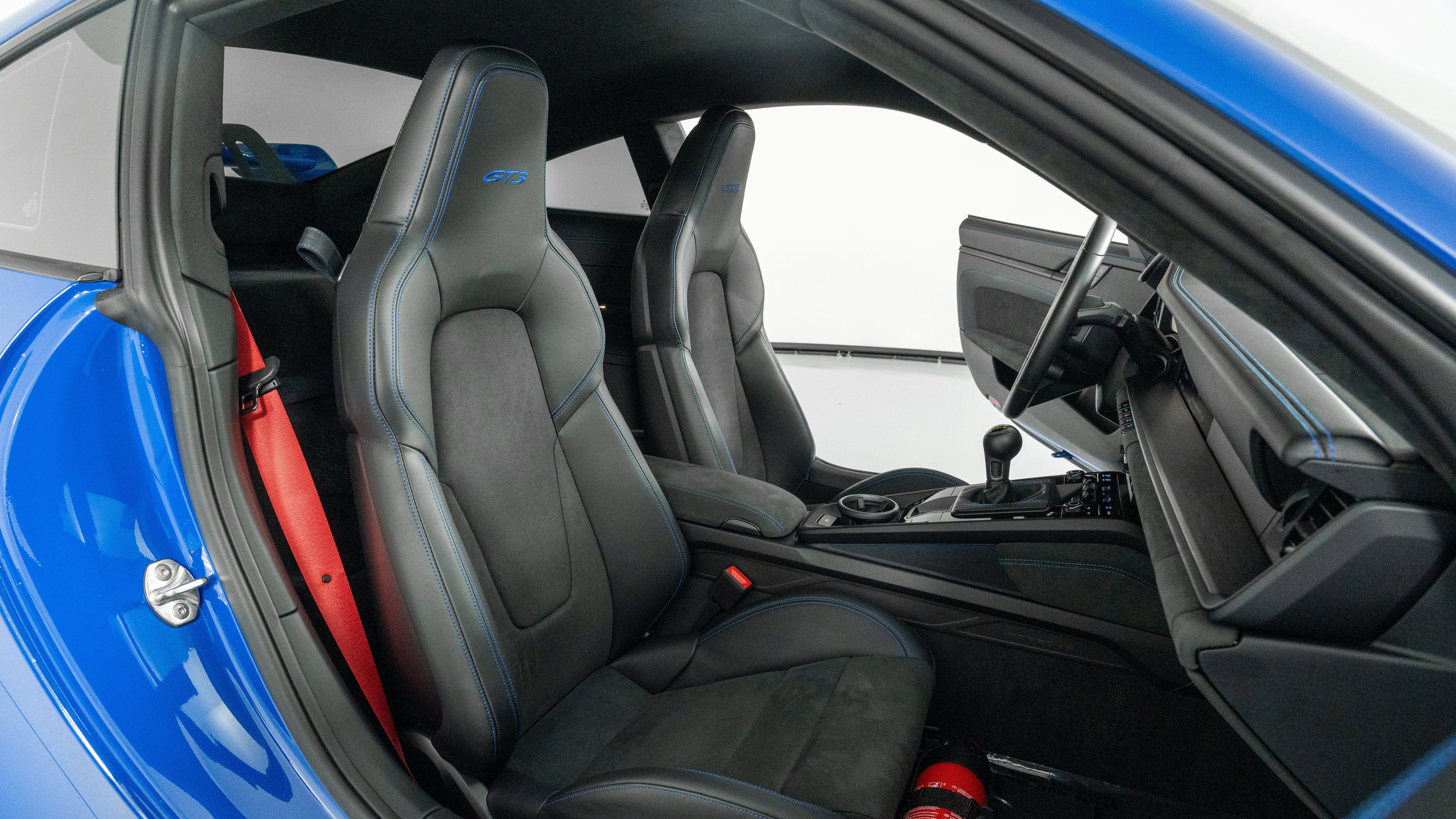 Used 2025 Porsche 911 GT3 RWD image 32