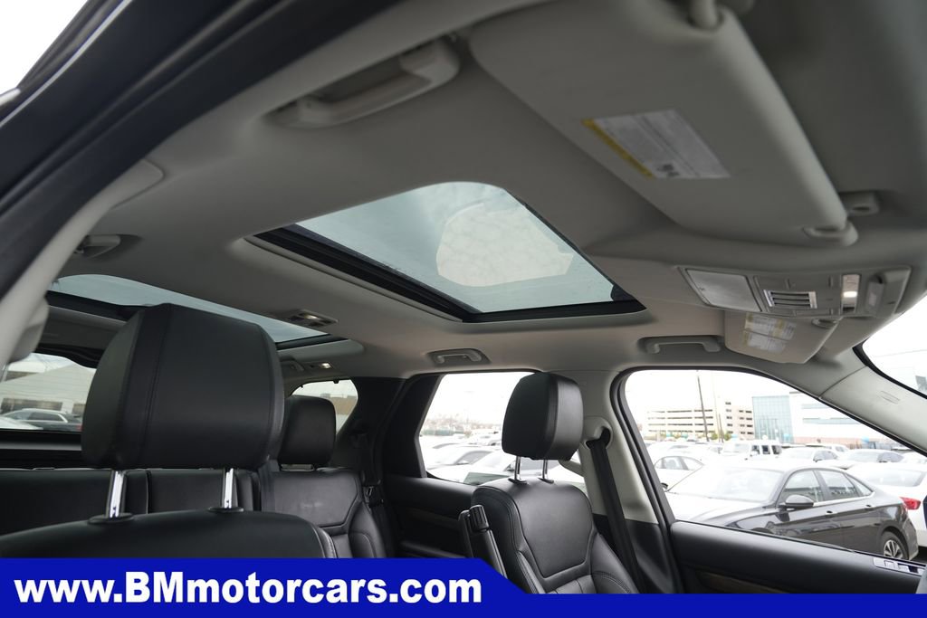 Used 2018 Land Rover Discovery HSE AWD/4WD image 31