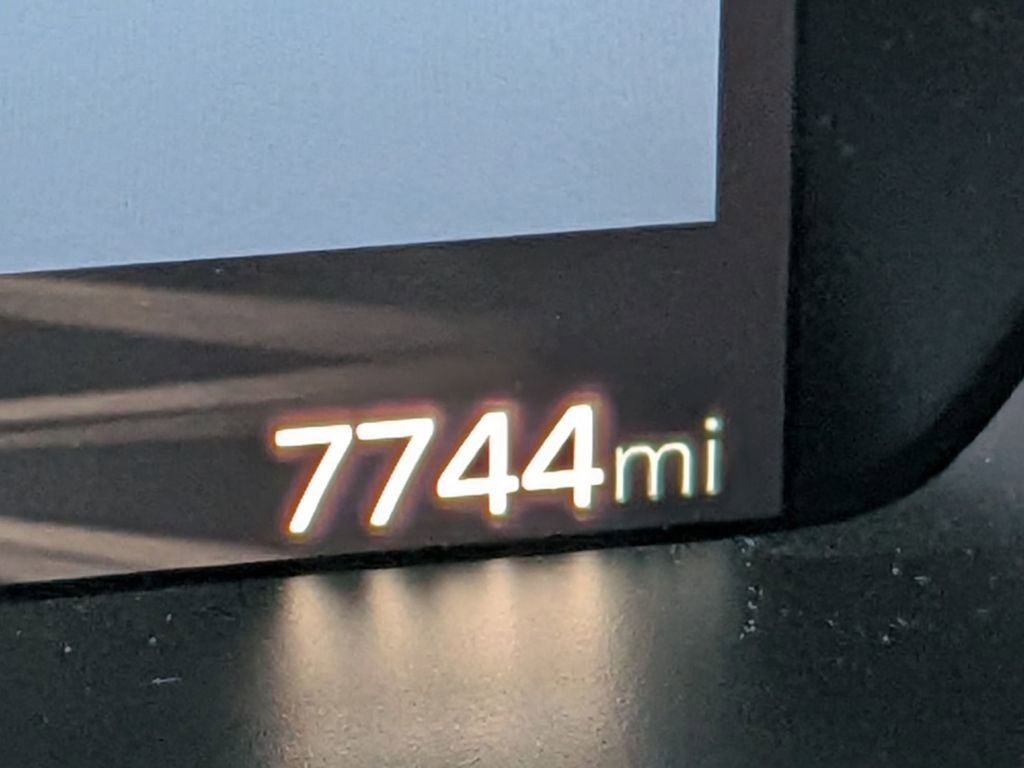 Used 2024 GMC Canyon AT4X image 17