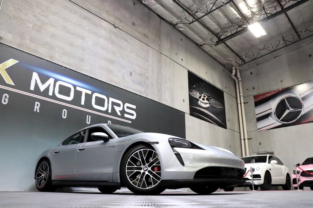 Used 2020 Porsche Taycan 4S AWD/4WD image 74