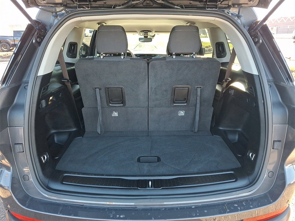 Used 2023 Jeep Grand Cherokee L Laredo image 29