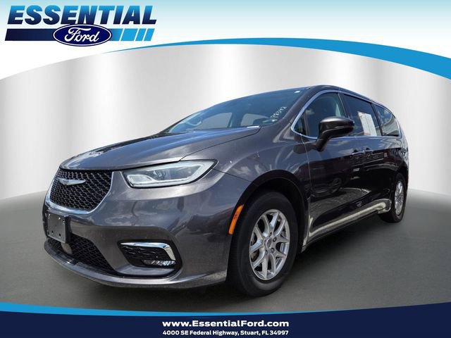 Used 2023 Chrysler Pacifica Touring-L