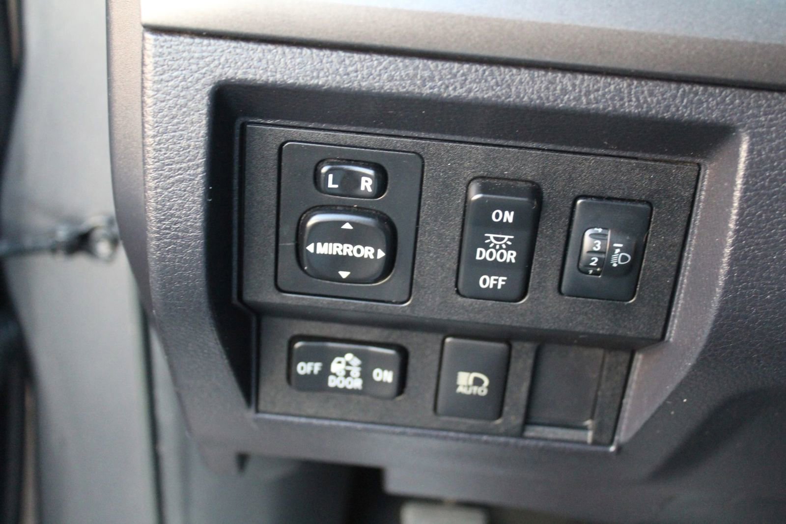 Used 2018 Toyota Tundra SR5 RWD image 22