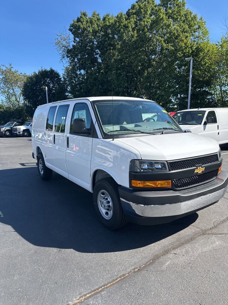 New 2025 Chevrolet Express 2500 Work Van w/ Driver Convenience Package image 7