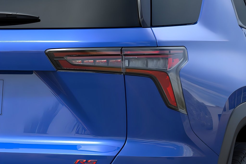 New 2026 Chevrolet Equinox RS w/ LPO, Floor Liner Package FWD image 13