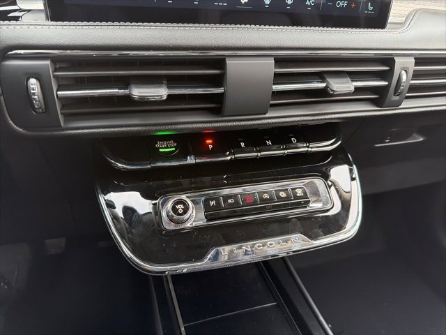 New 2026 Lincoln Corsair Premiere image 13