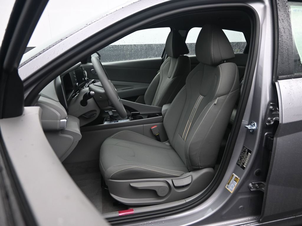 New 2026 Hyundai Elantra Hybrid FWD image 24
