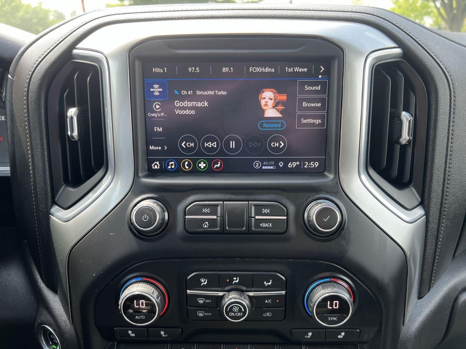 Used 2021 Chevrolet Silverado 1500 LT w/ Convenience Package II AWD/4WD image 18